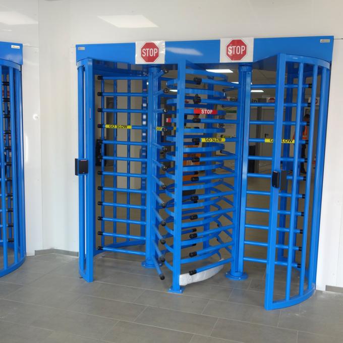 Amazon Logistikzentrum Dortmund. Foto: knowbotiq Amazon Logistikzentrum Dortmund
