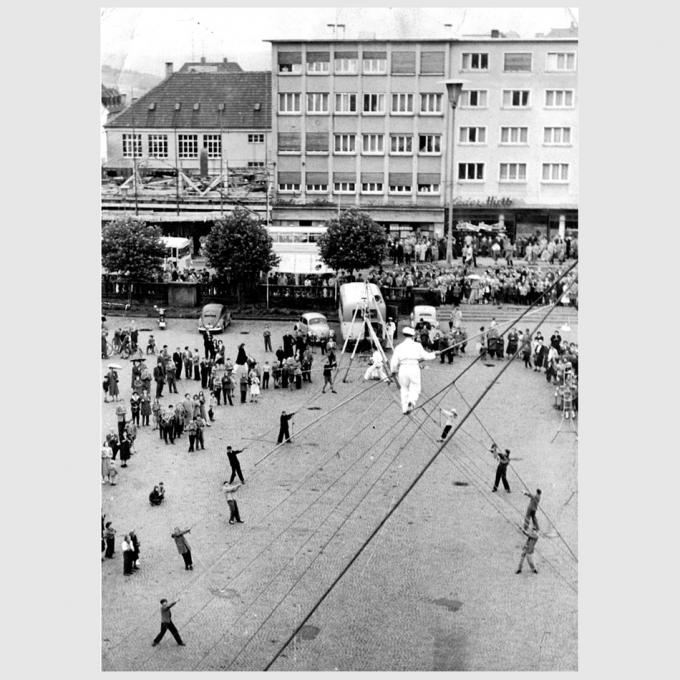Hochseilgruppe Lagrin Pirmasens 1948. Foto: Private Sammlung Ulrich F. Opfermann Hochseilgruppe Lagrin Pirmasens 1948