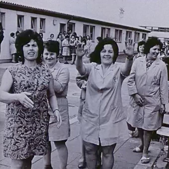 Filmstill „Pierburg – Ihr Kampf ist unser Kampf", Regie: Edith Schmidt/David Wittenberg, BR Deutschland 1974/75, 49 Min. Filmstill „Pierburg – Ihr Kampf ist unser Kampf"